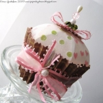A sweet little cupcake and a CHALLENGE!