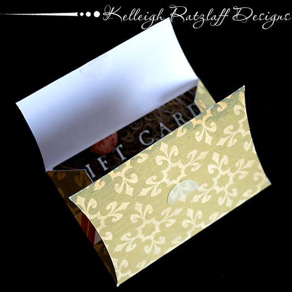 GiftCardHolderOpen_web GiftCardHolderOpen_web