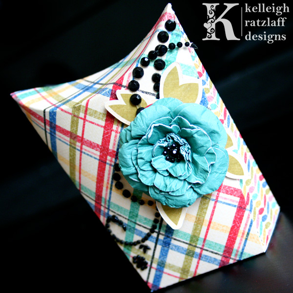 Standing-Pillow-Box_web3